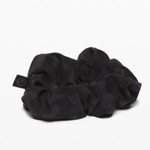 NEW Camouflage Print Uplifting Scrunchie